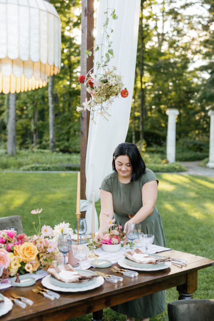 New England florist arranges small centerpiece using locally grown and seasonal flowers. 