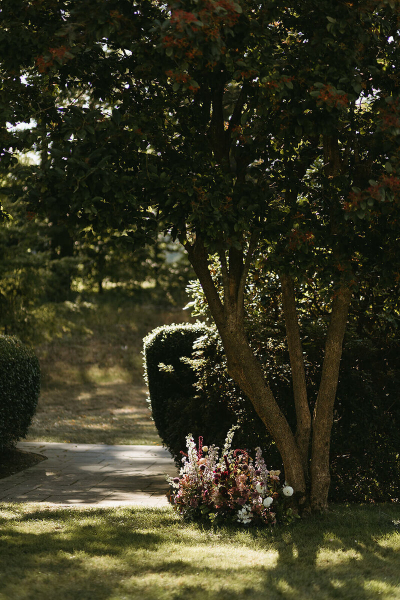 garden views at the glen manor house wedding 